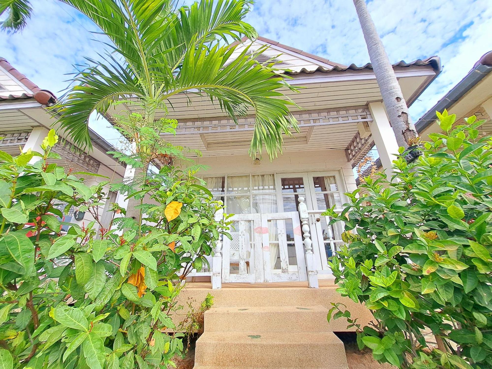 Prathana Garden Beach Resort Hua Hin Exterior photo