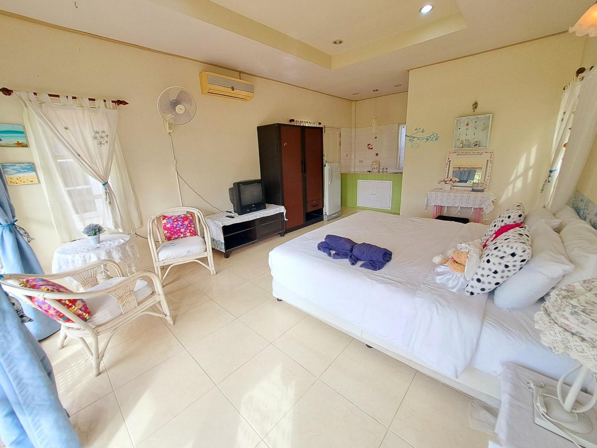 Prathana Garden Beach Resort Hua Hin Exterior photo