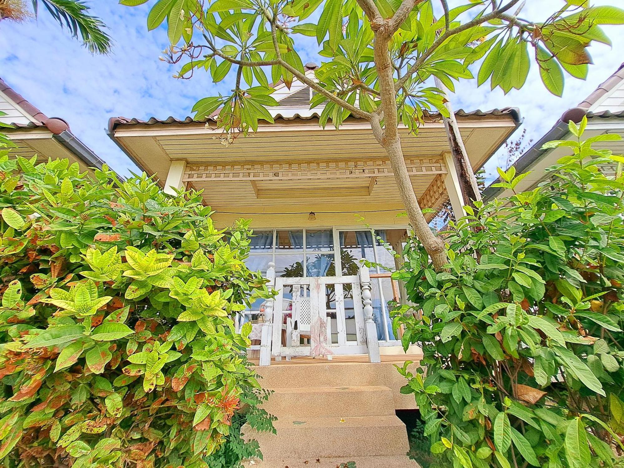 Prathana Garden Beach Resort Hua Hin Exterior photo